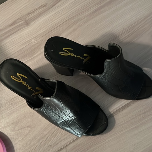 Seven 7 Heeled Mules - Picture 3 of 5